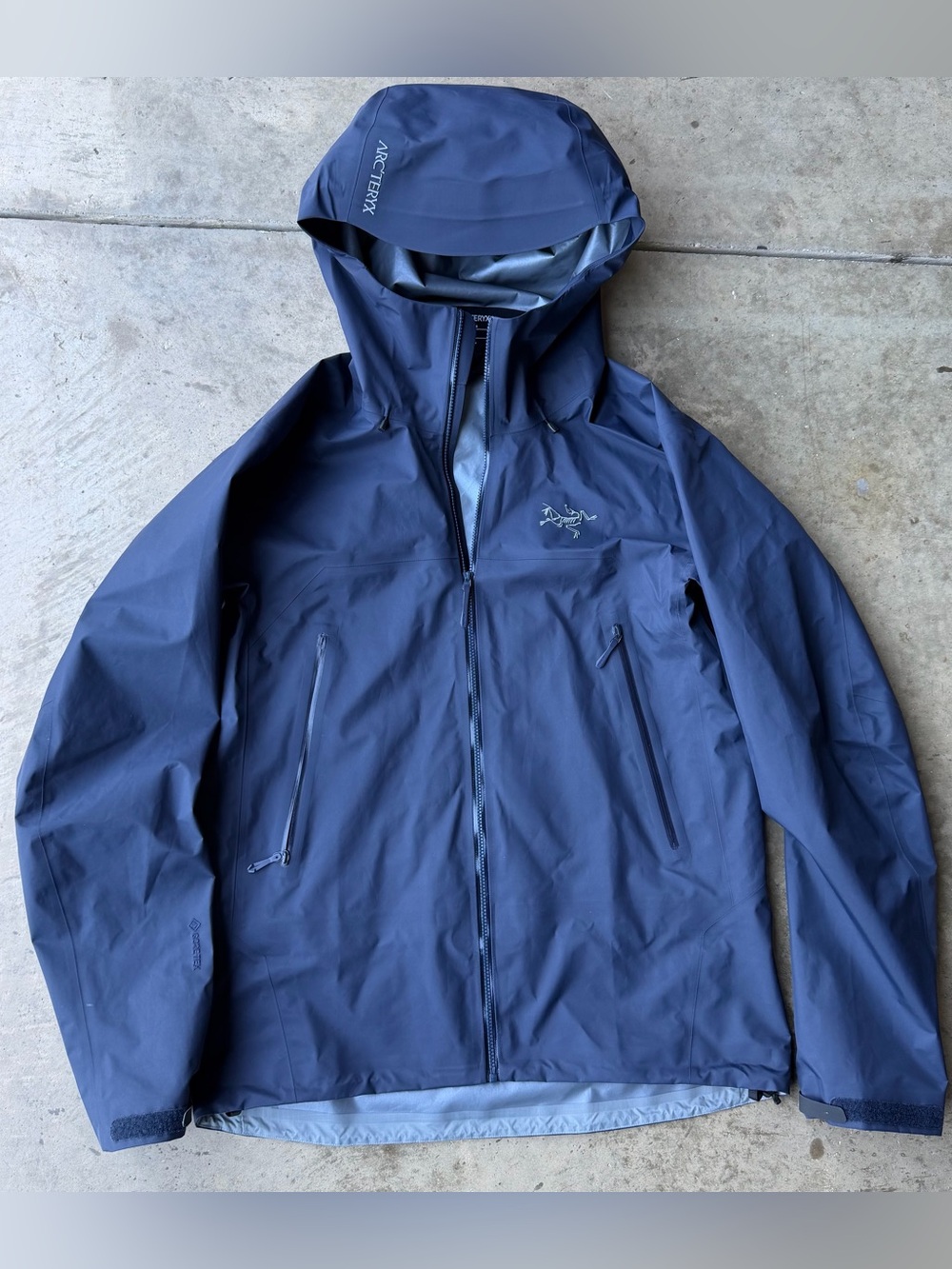 Arc'teryx navy blue shell Goretex jacket Size M
